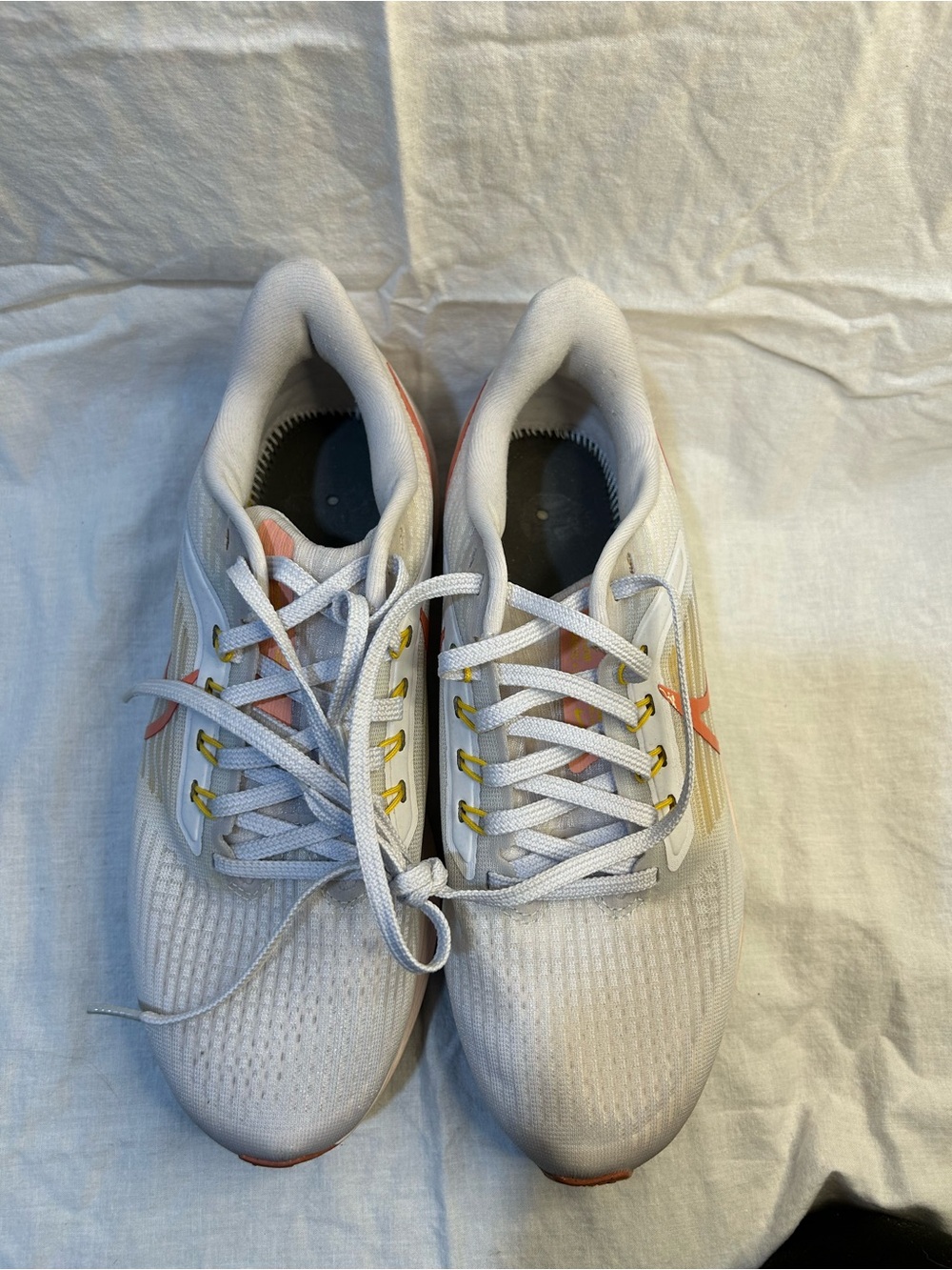 Nike Air Zoom Pegasus 39 Women’s Size 8 Running Shoes White Coral